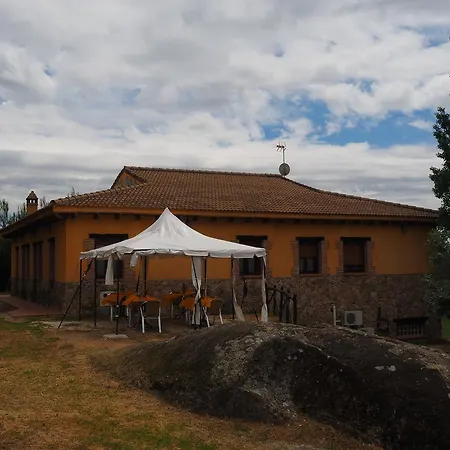 Casas Rurales Las Praderas Poyales Del Hoyo